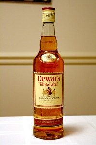 Bottle_of_Dewar's_whisky